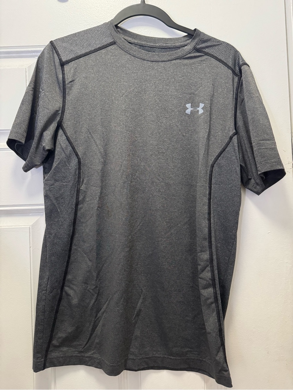 Under Armour Men’s Charcoal Gray Short-Sleeve Performance Tee 0293